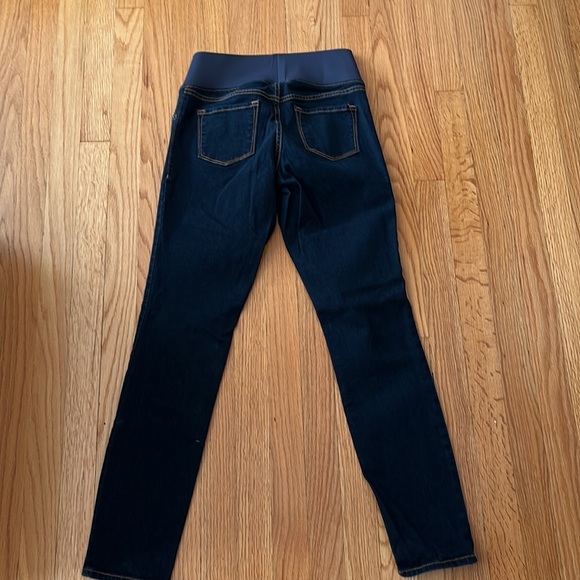 Old Navy Maternity Jeans, size 2 - Picture 5 of 5